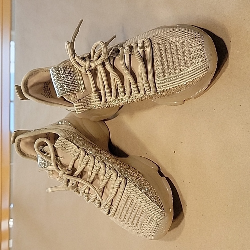 Steve Madden Size 6.5 Maxima Knit Rhinestone Fashion Sneakers Never Worn